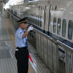 japan-rail-pass-schaffner