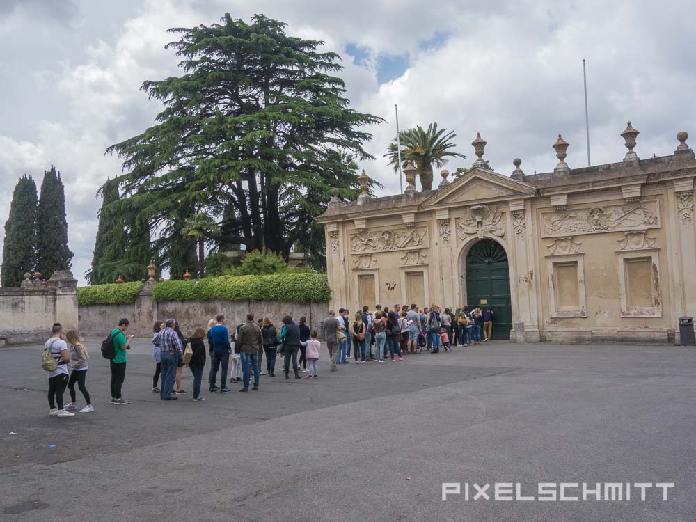 Sehenswürdigkeit in Rom: Schlüsselloch an der Piazza dei Cavalieri di Malta