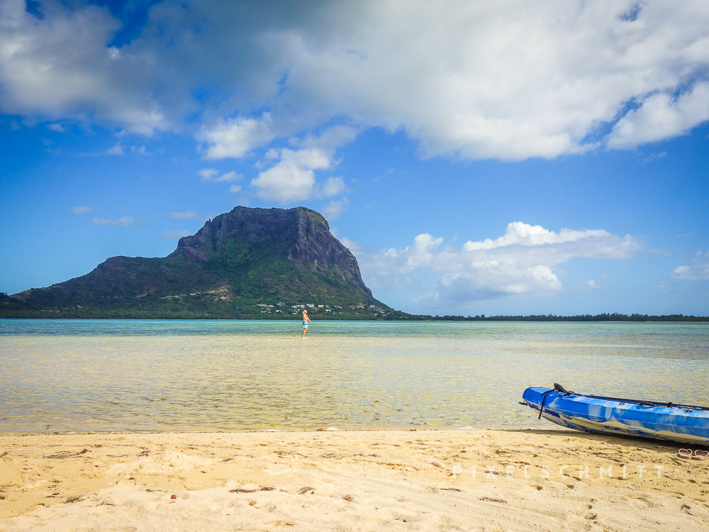 Urlaub Mauritius: Mit dem Kanu auf eine Insel in der Lagune