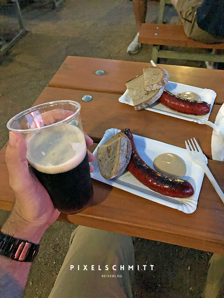 Das Essen im Letna Biergarten ist wirklich deftig