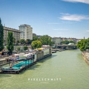 Wien Sehenswürdigkeiten: das Badeschiff auf der Donau