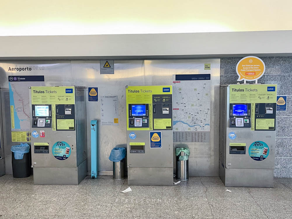 Ticketautomaten am Flughafen Porto